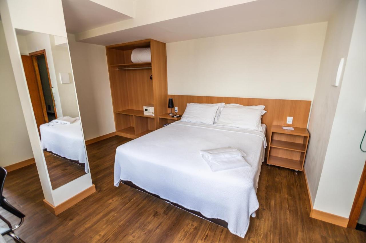 Vertentes Suites Hotel Консельєйру-Лафаєті Екстер'єр фото